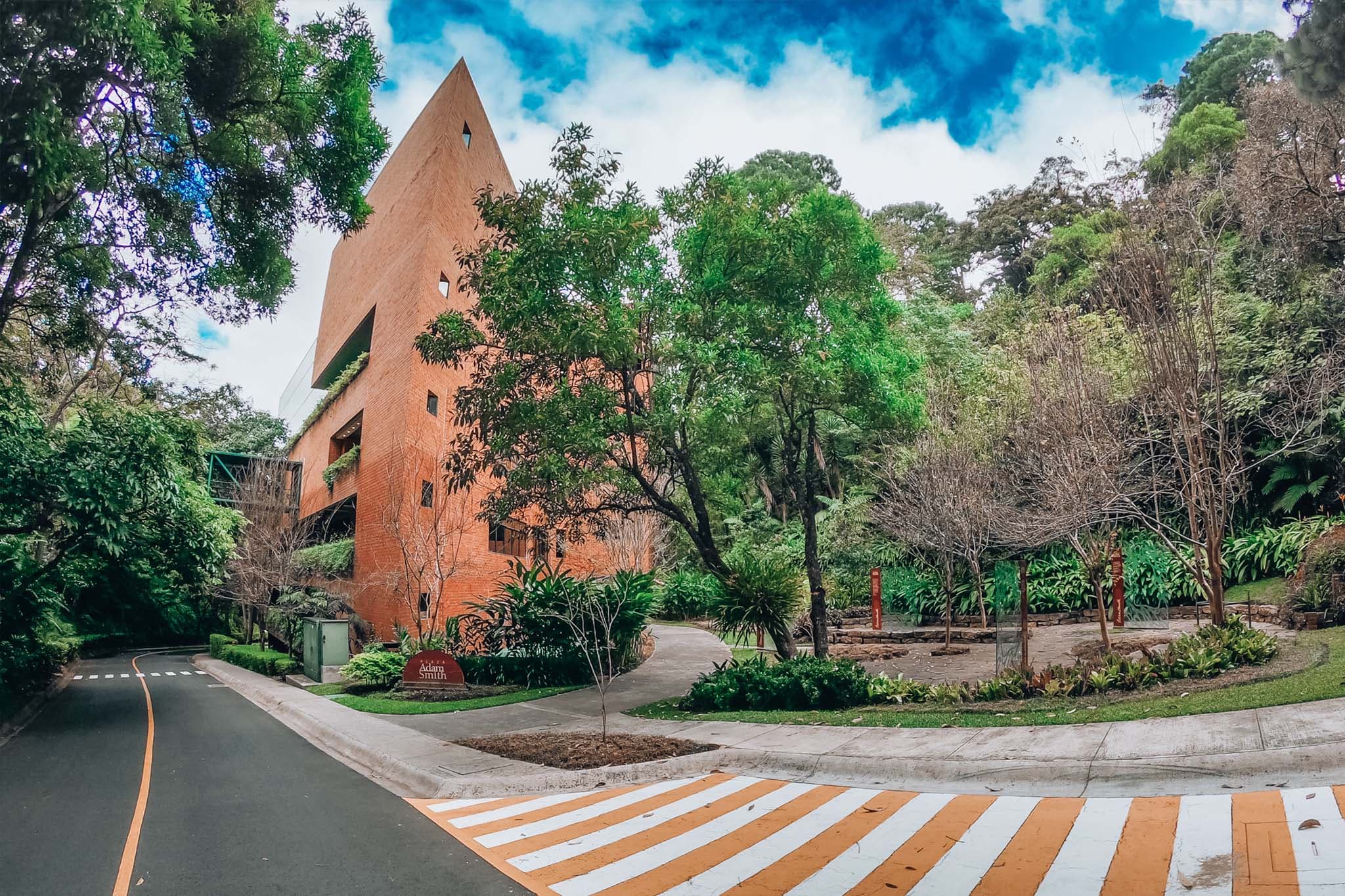 Escuela de Negocios-3