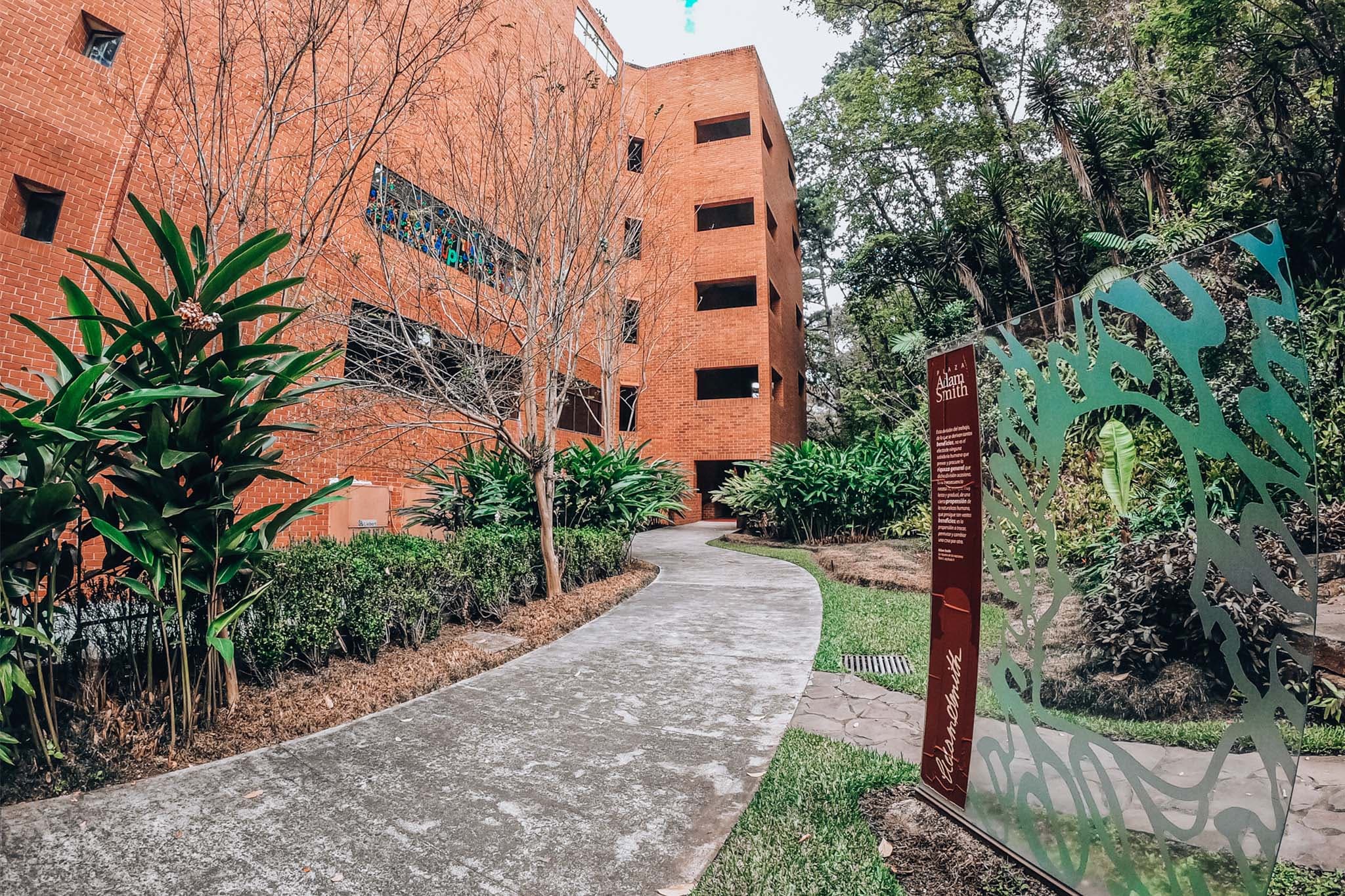 Escuela de Negocios-4