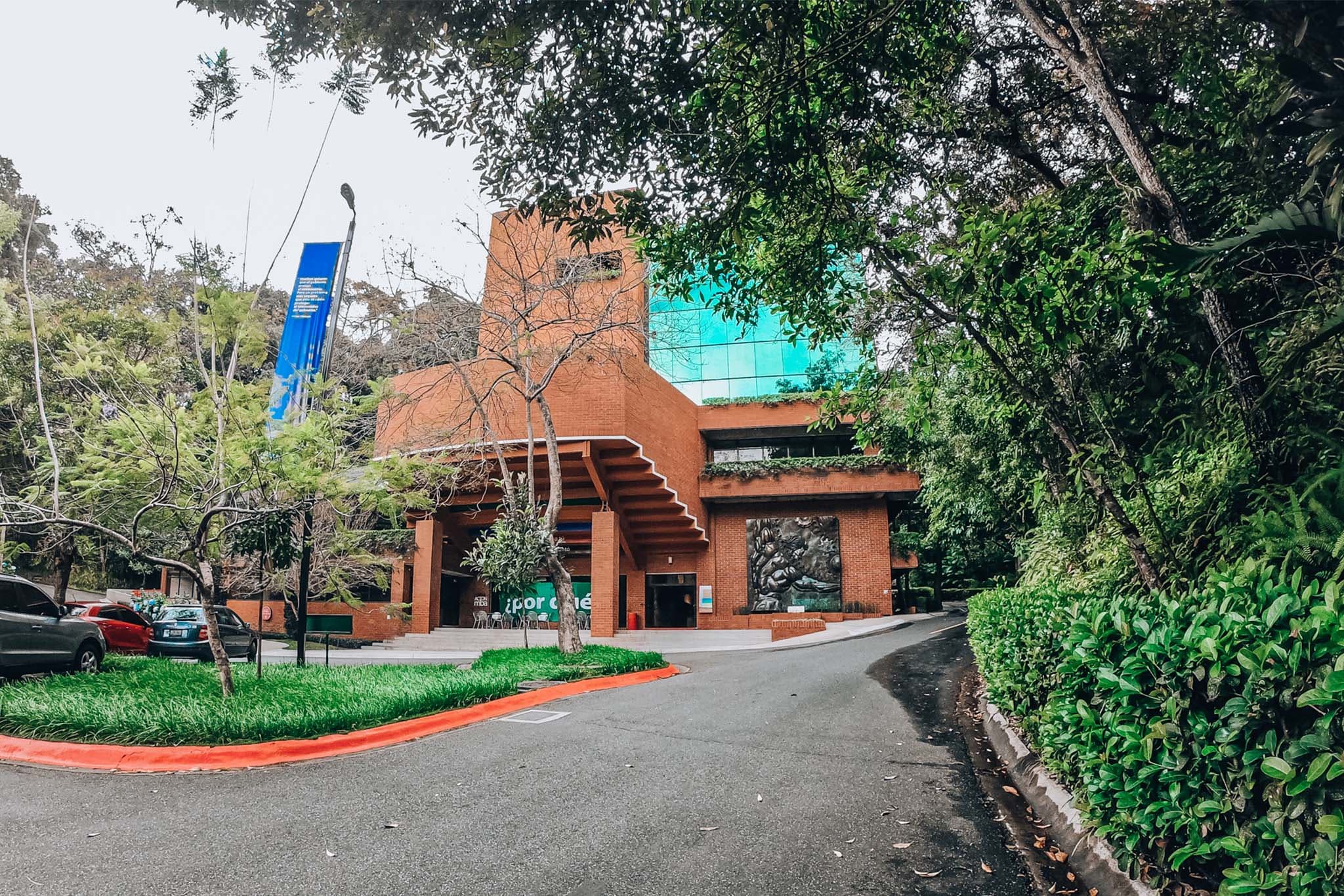 Escuela de Negocios-0